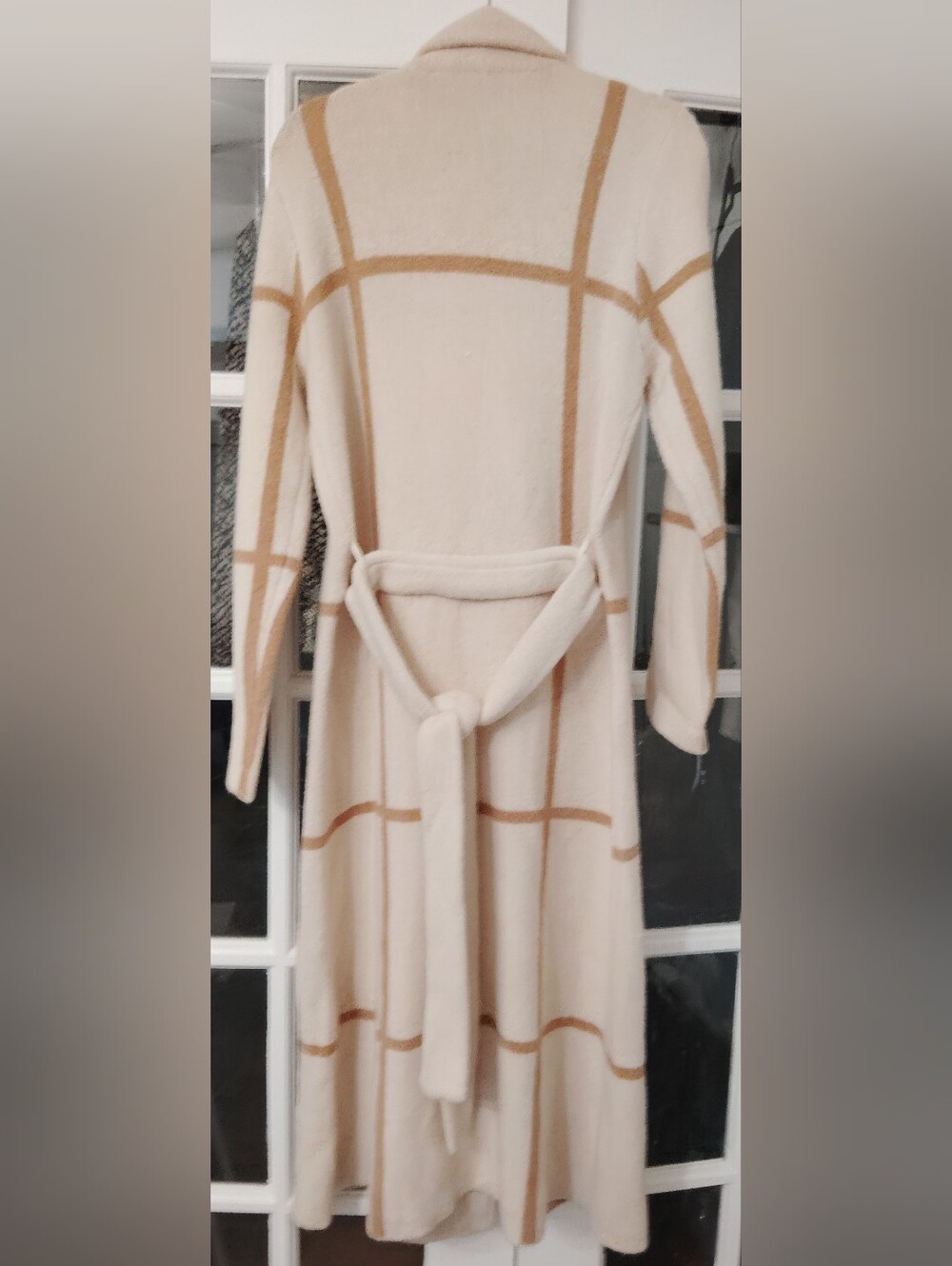 Venini Cream Plaid Long Sweater Cardigan with Tan Grid Size M but OVERSIZED 🔥🔥 - Picture 3 of 4